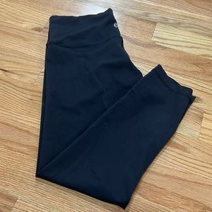 Lulu lemon size 12 black wunder train legging 25 inch